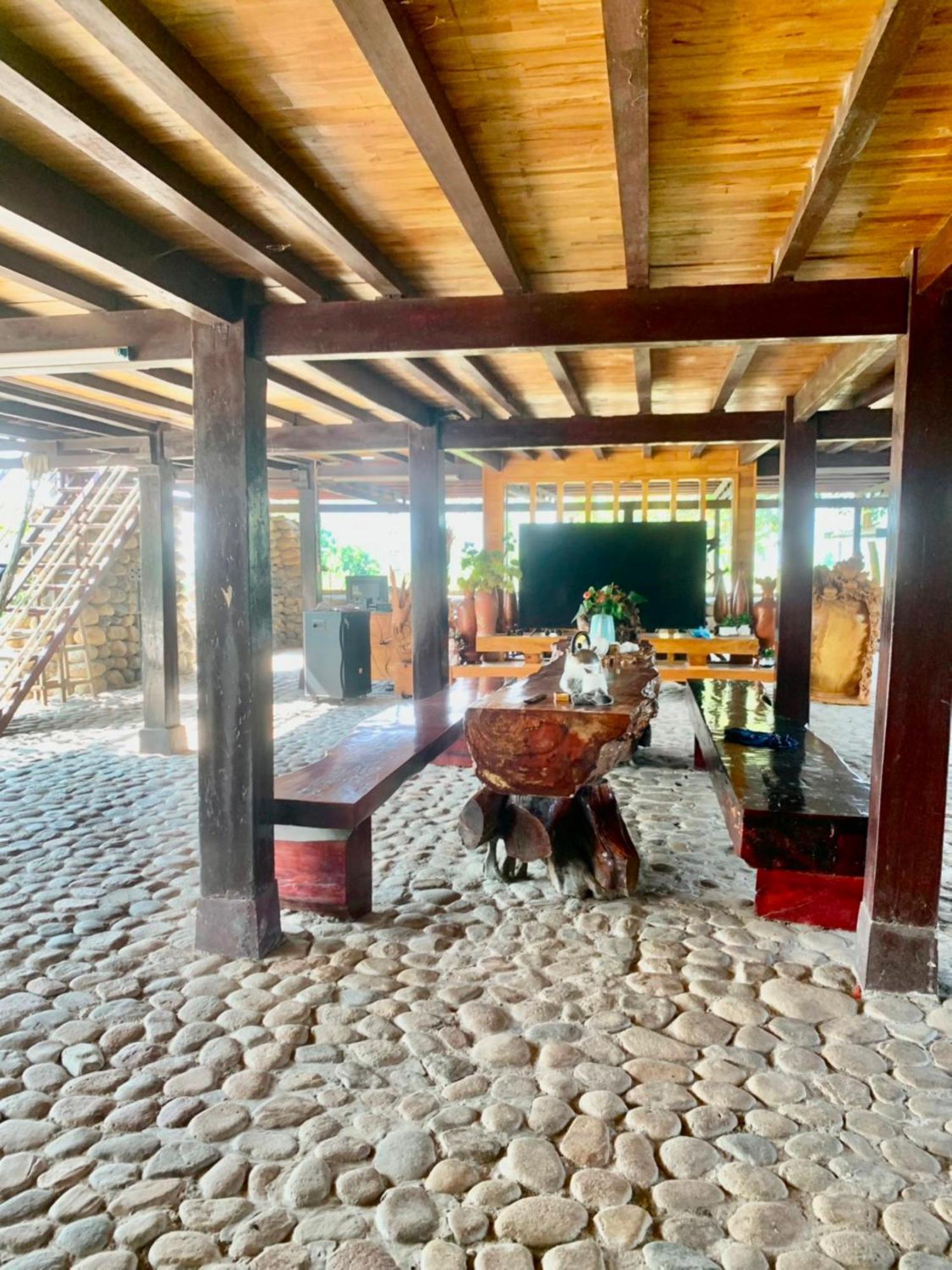 Nha Cua Mi - Mi's House