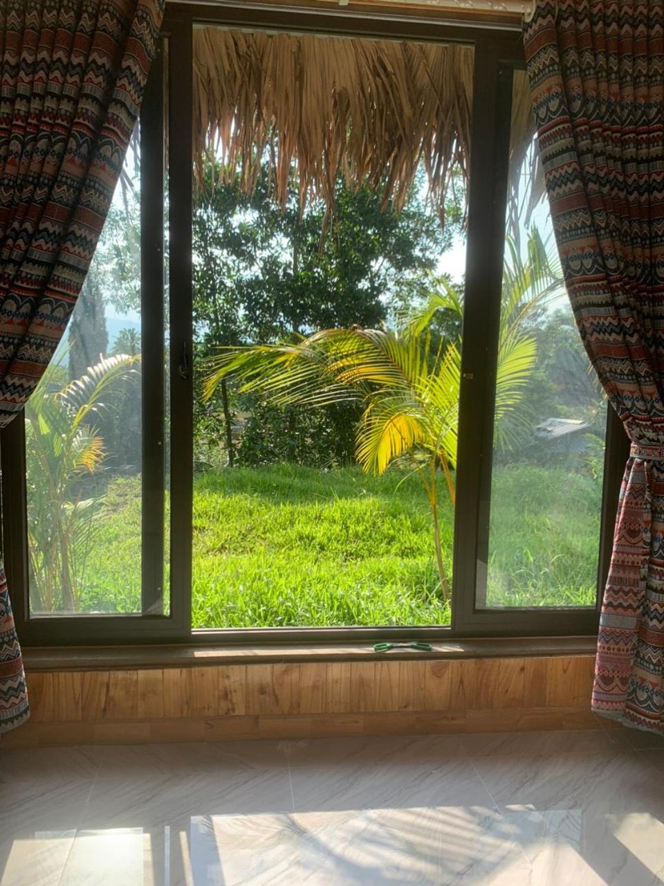 Lodge Nha Cua Mi - Mi's House